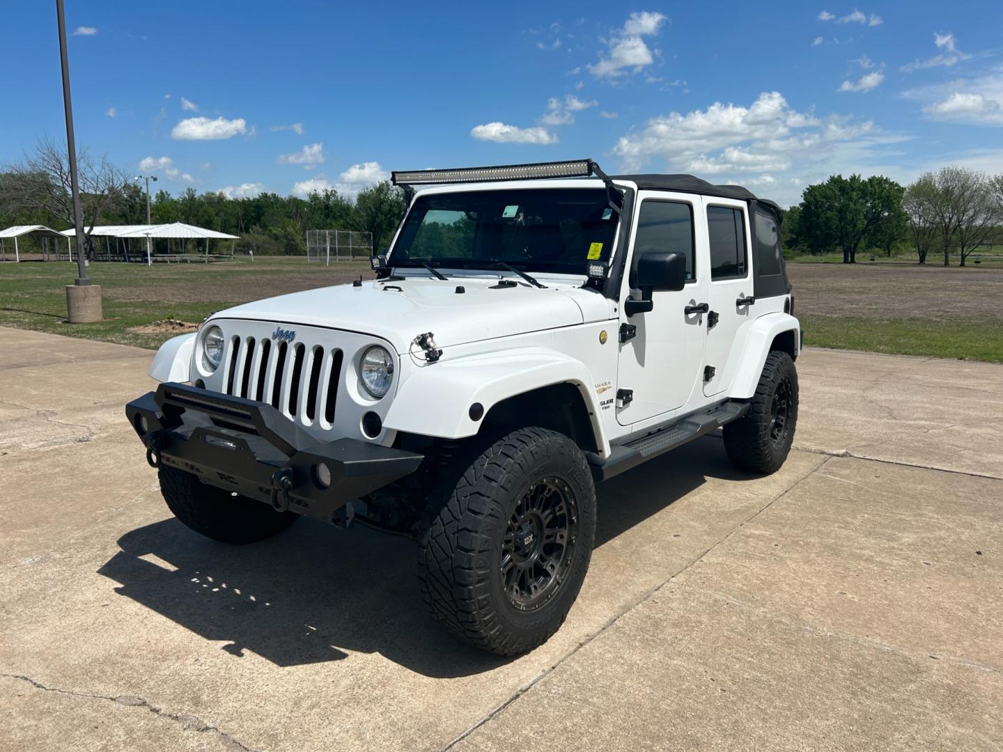 2013 White /BLACK Jeep Wrangler SAHARA (1C4BJWEG5DL) with an 3.6L V6 engine, AUTOMATIC transmission, located at 17760 Hwy 62, Morris, OK, 74445, (918) 733-4887, 35.609104, -95.877060 - Photo#0